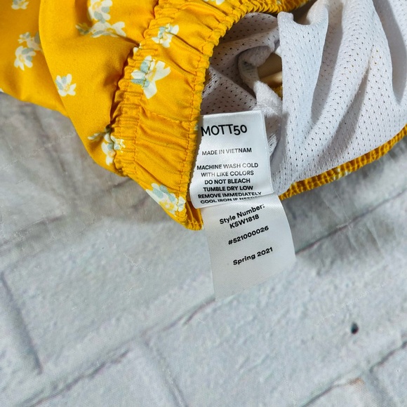 Mott50 Yellow Boys Swimming Shorts Size 8 - Picture 11 of 11